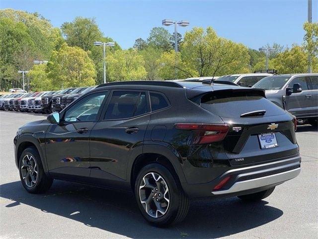 2024 chevrolet trax lt in huntersville, north carolina