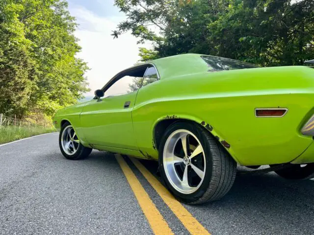 1971 dodge challenger coupe green rwd automatic