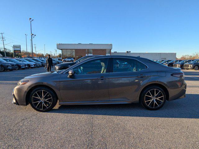 2021 toyota camry se