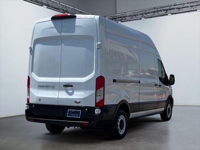 2022 ford transit-250 base