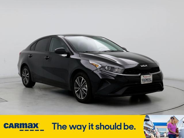 2022 kia forte lxs