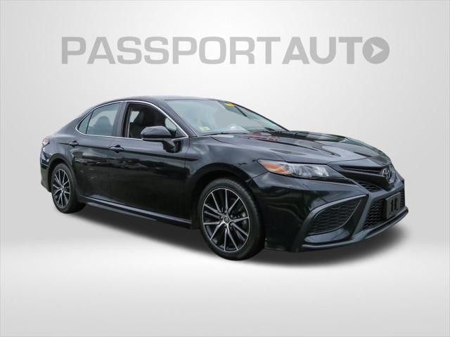 2021 toyota camry se