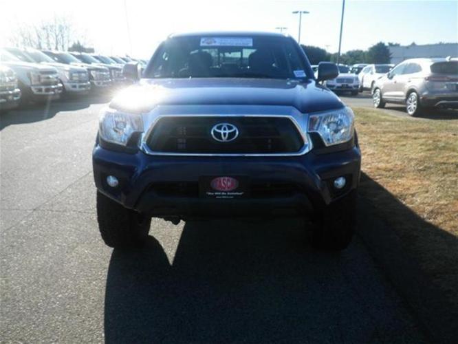 2014 toyota tacoma v6 4x4 v6 4dr double cab 5.0 ft sb 6m for sale in cranston, rhode island