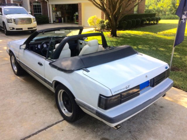 1985 ford mustang gt convertible saleen wheels 40 mcintosh stereo momo