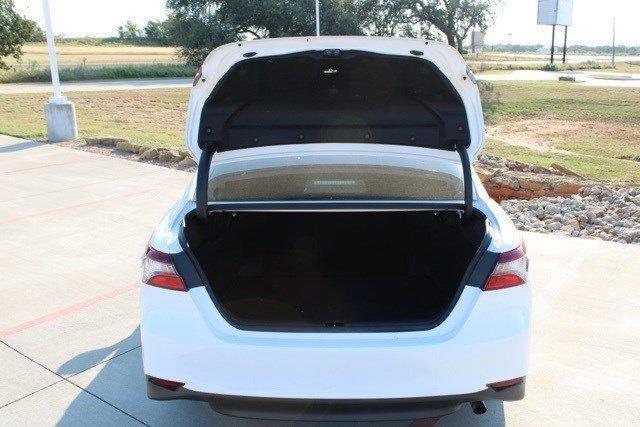 2024 toyota camry le