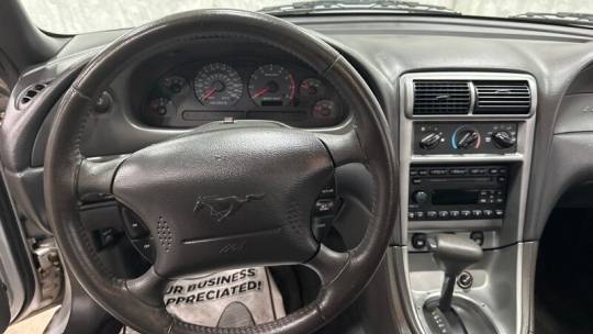2003 ford mustang