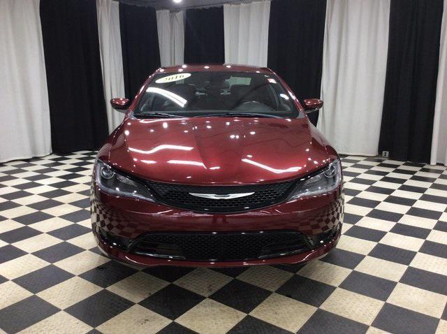 2016 chrysler 200 s