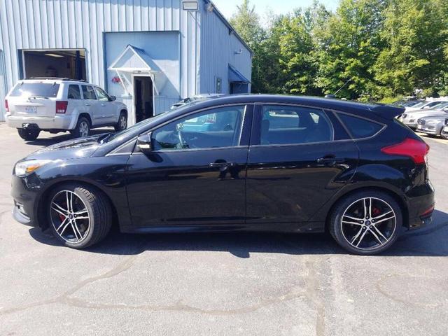 2016 ford focus st base