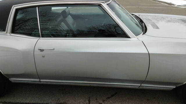 1972 monte carlo, big block 402, bucket seats, beautiful!
