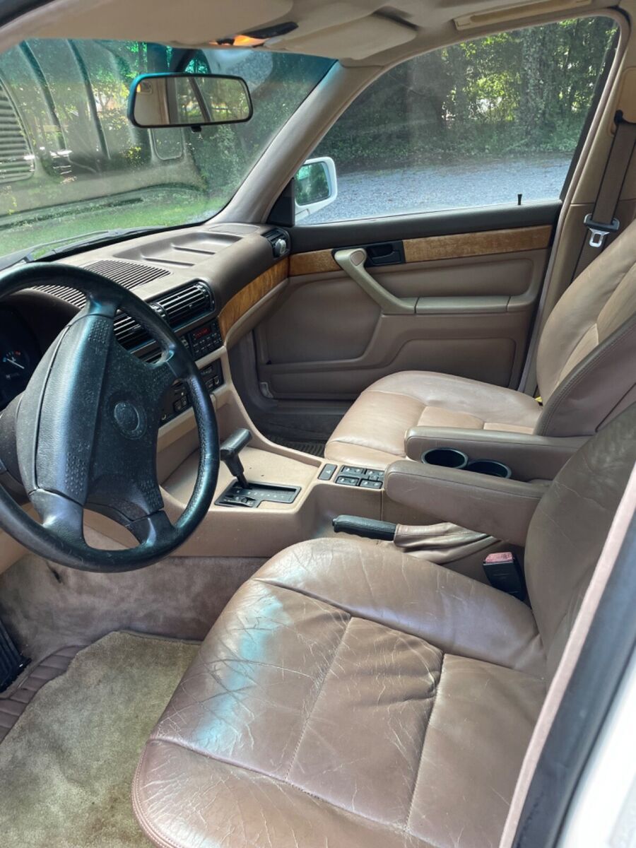 bmw 735i base sedan 4-door 3.5l 1988