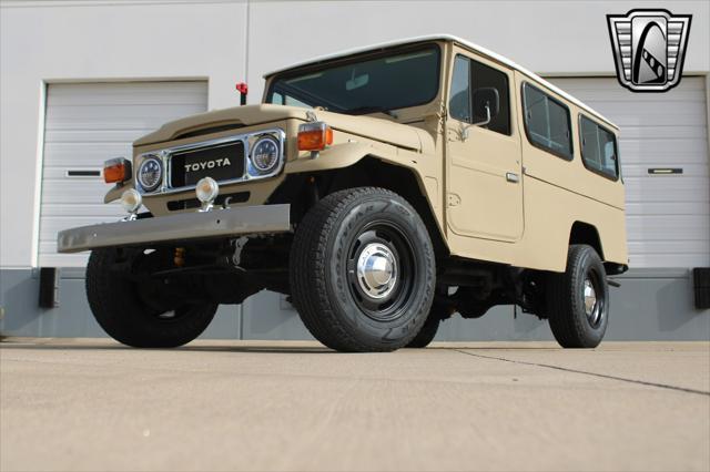 1982 toyota land cruiser base
