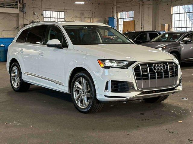2022 audi q7 premium plus