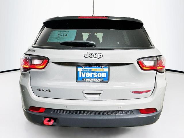2023 jeep compass trailhawk
