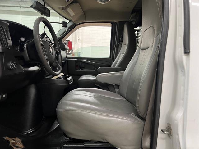 2013 gmc savana 3500 t mulliner
