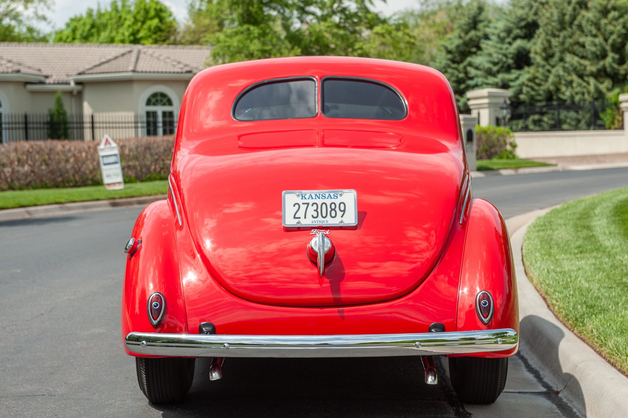 1939 ford deluxe coupe 5-speed