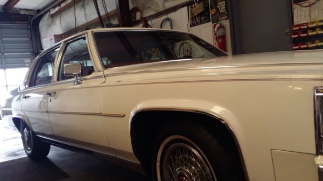 1989 cadillac brougham d'elegance sedan 4-door 5.0l