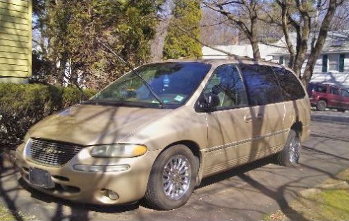 2000 chrysler town country in massachusetts by owner