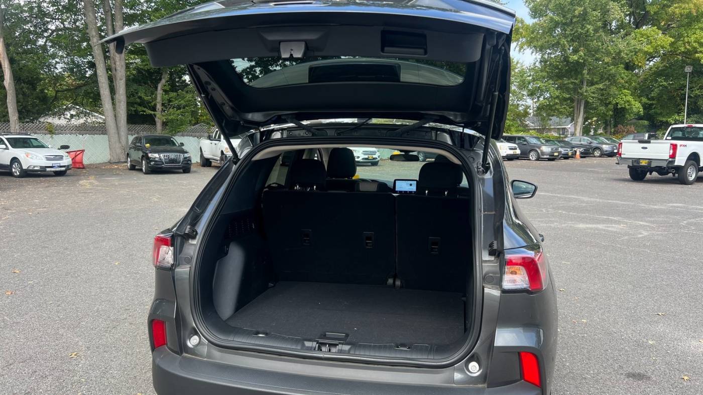 2020 ford escape se
