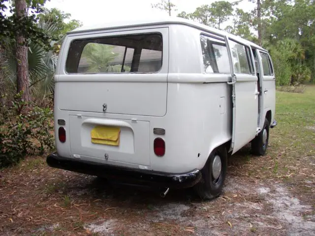 1971 volkswagen transporter bus van
