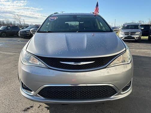 2018 chrysler pacifica touring l front-wheel drive passenger van in defiance, ohio