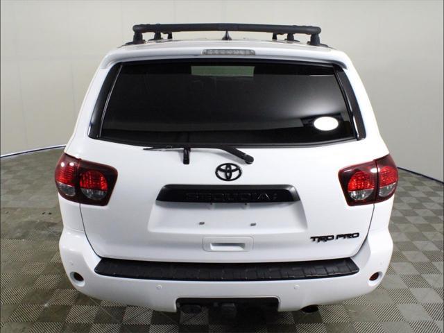 2020 toyota sequoia base