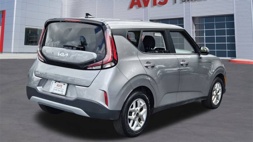 2023 kia soul lx
