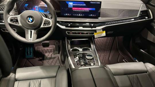 2025 BMW X7