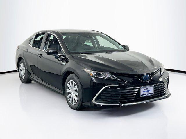 2021 toyota camry le