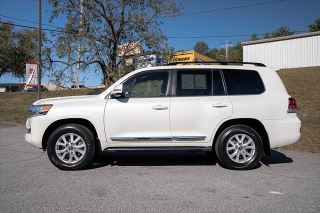 2021 toyota land cruiser base