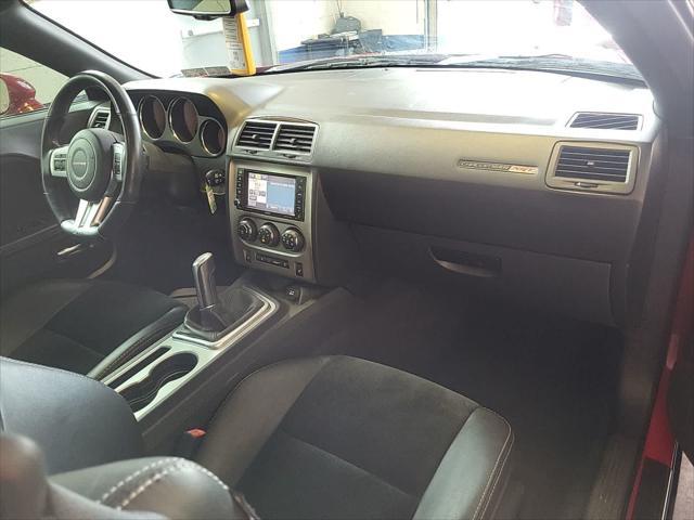 2012 dodge challenger srt8 392