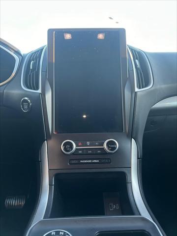 2021 ford edge se