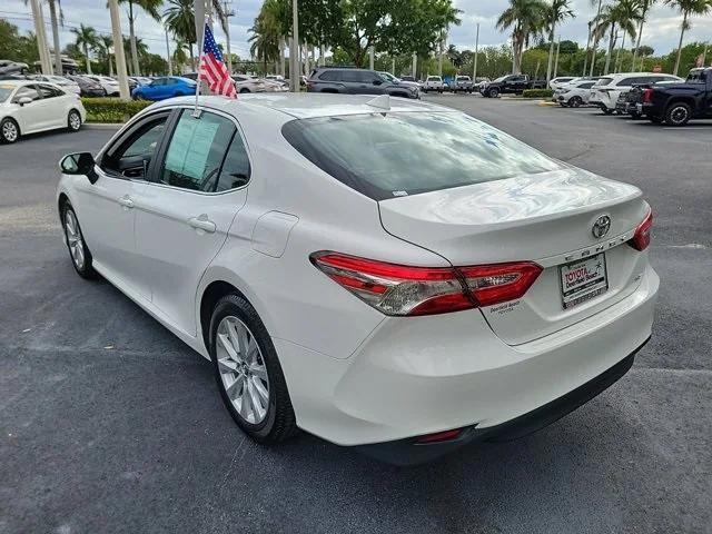 2019 toyota camry le