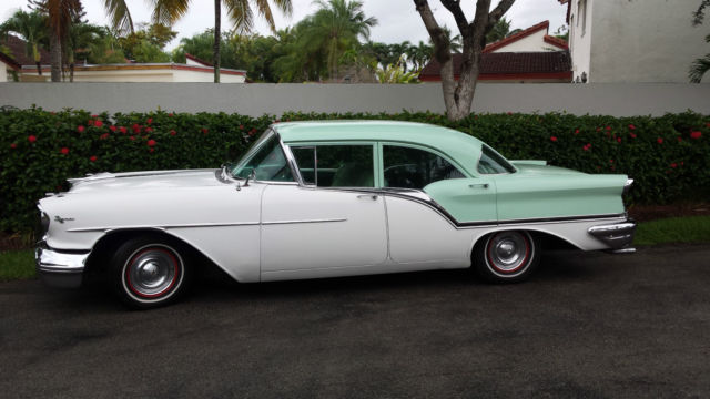 beautiful 1957 oldsmobile super 88 4-door sedan - rocket v8 - turquoise / white