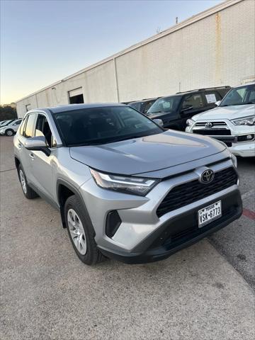 2024 toyota rav4 le