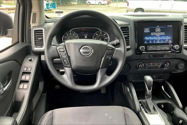 2023 nissan frontier sv