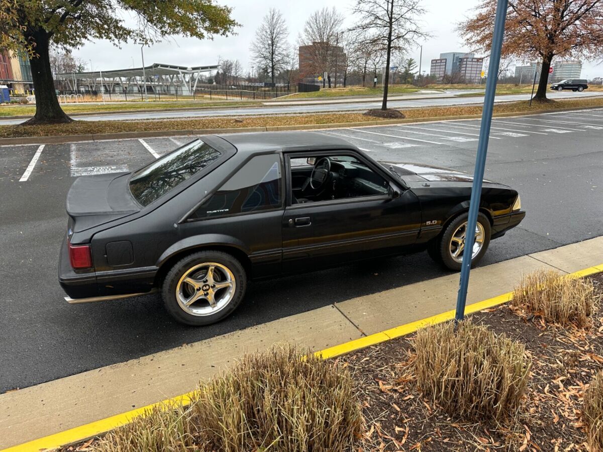 1989 mustang lx 5.0 v8 5 speed black on black hatch