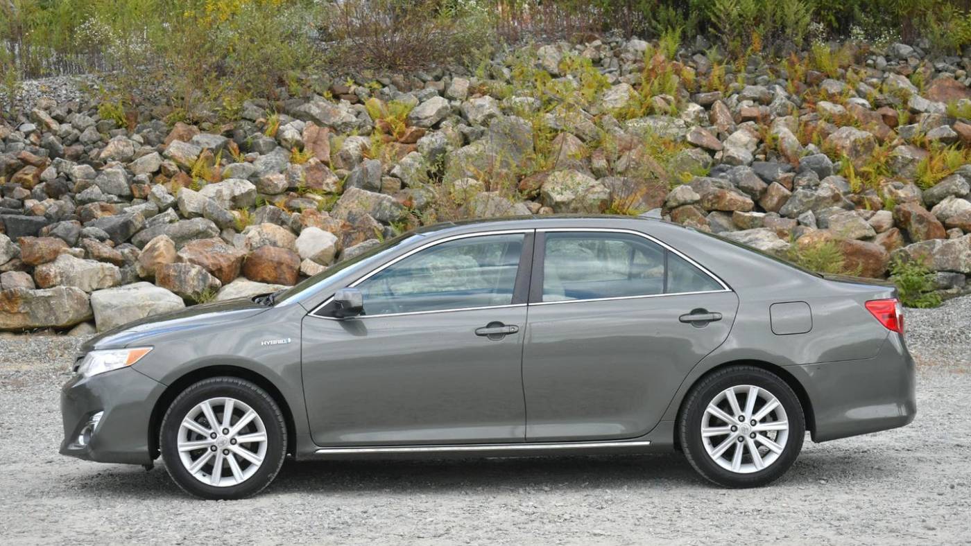 2012 toyota camry hybrid le