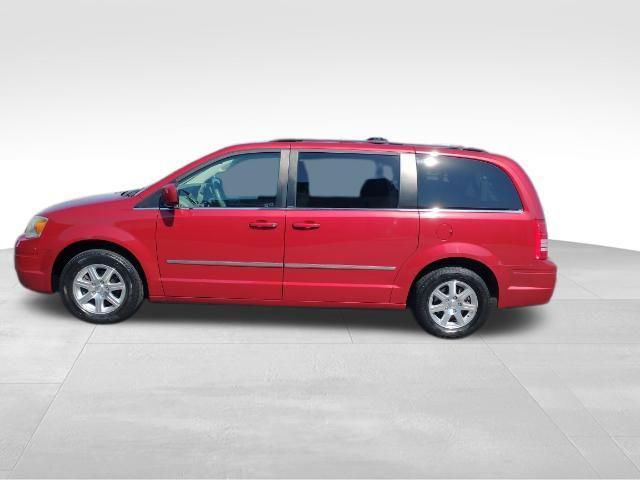 2009 chrysler town & country touring