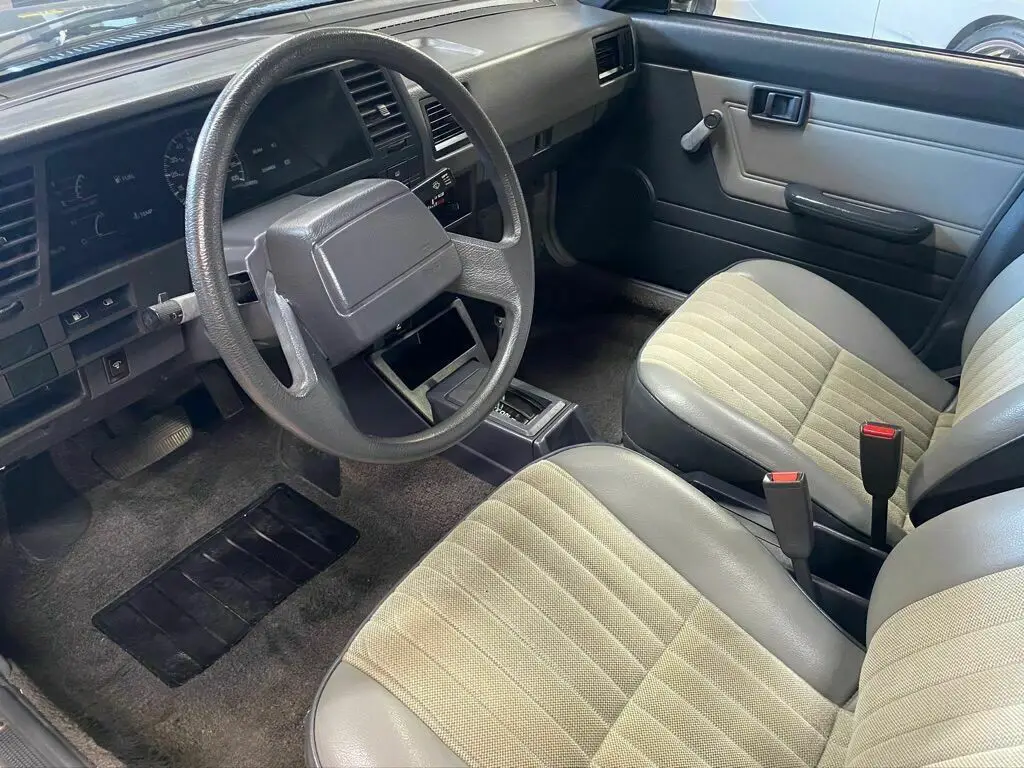1988 nissan sentra xe 4dr sedan