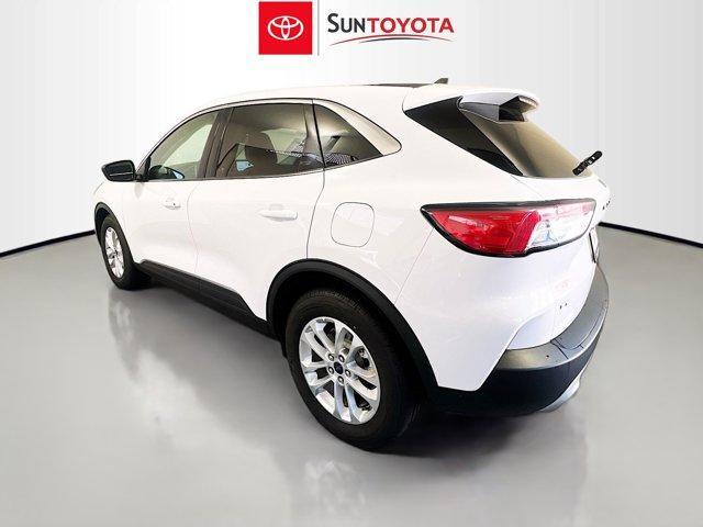 2022 ford escape se