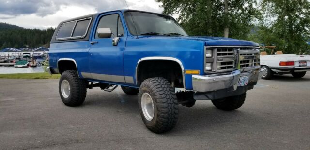 1988 chevy k5 blazer, lift, like new tires, rebuilt engine