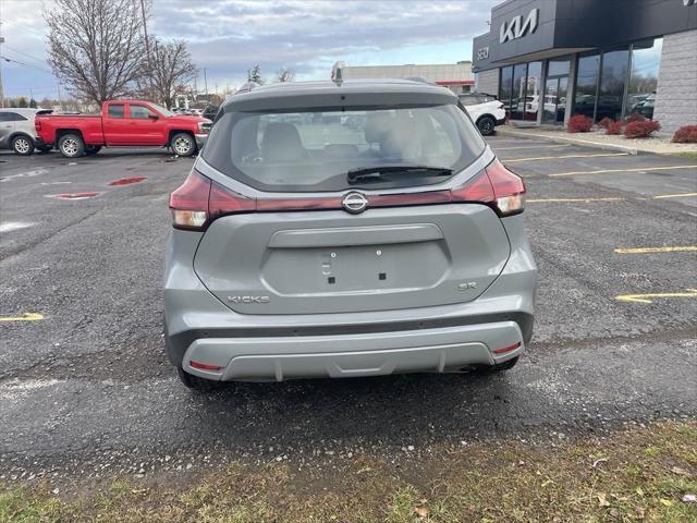 2023 nissan kicks sr