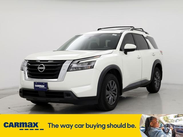 2023 nissan pathfinder sv