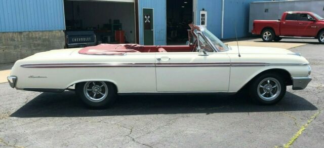1962 galaxy sunliner