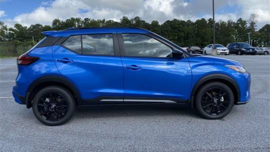 2024 Nissan Kicks sr