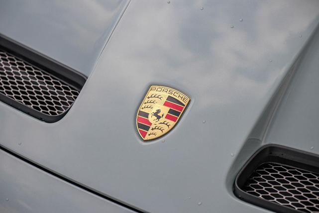 2023 porsche 911 dakar