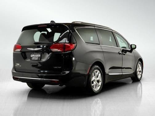 2020 chrysler pacifica limited front-wheel drive passenger van in hopkins, minnesota