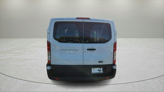 2022 ford transit-150 base