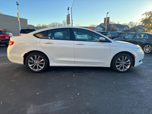 2015 chrysler 200 s