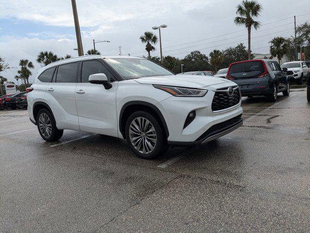 2022 toyota highlander platinum